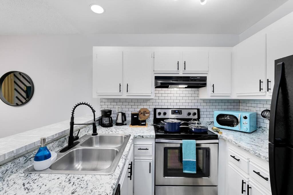 Oasis 203 - Symmetry & Serenity Titusville Luaran gambar