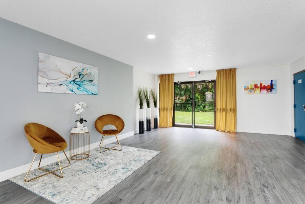 Oasis 203 - Symmetry & Serenity Titusville Luaran gambar