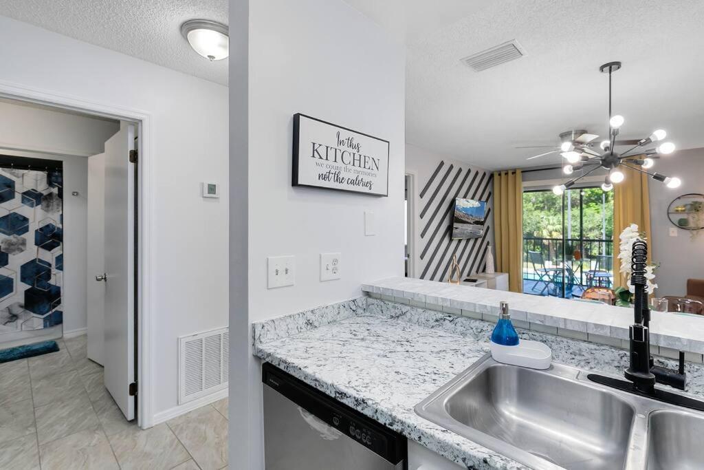 Oasis 203 - Symmetry & Serenity Titusville Luaran gambar